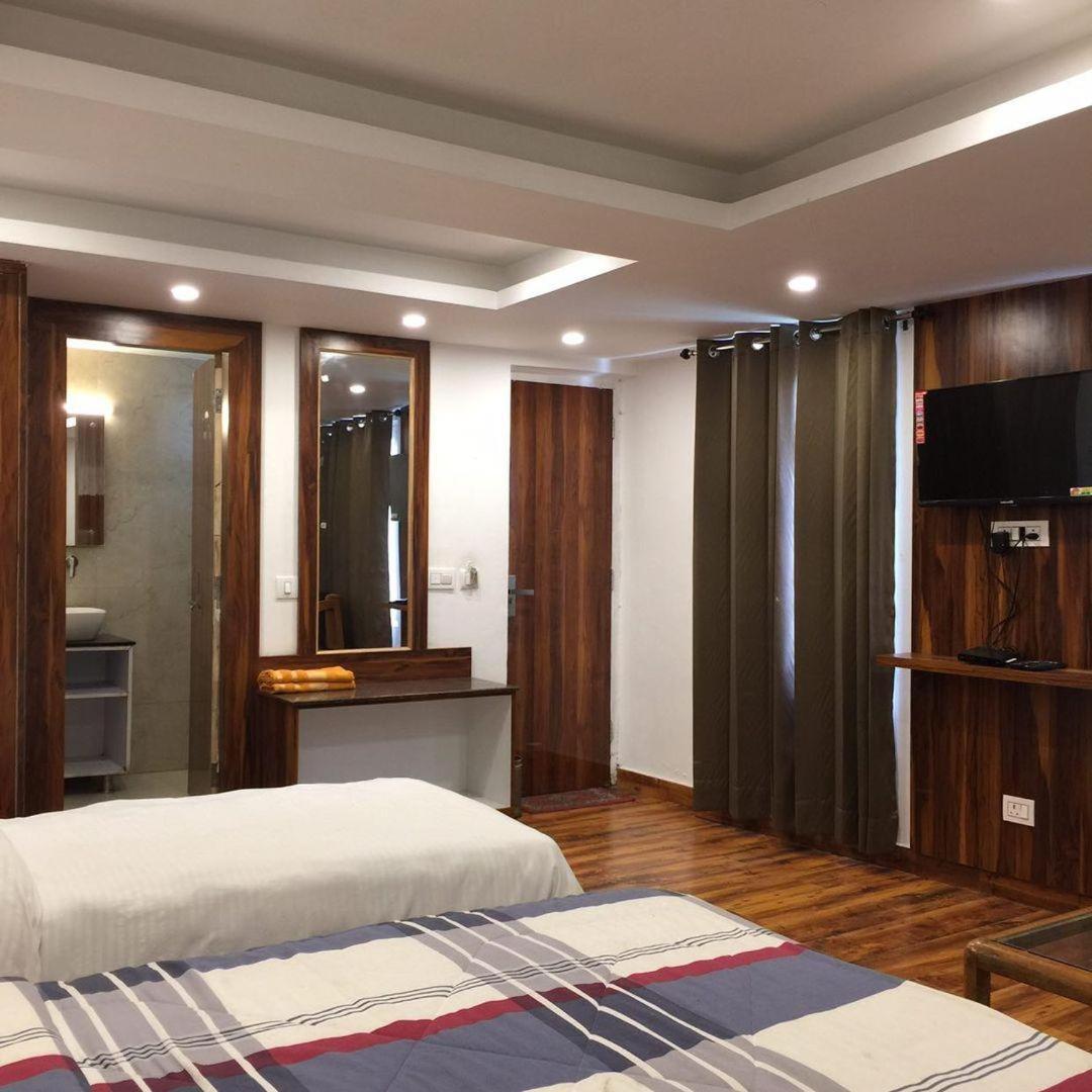 Castle View Hotel Mussoorie Bagian luar foto