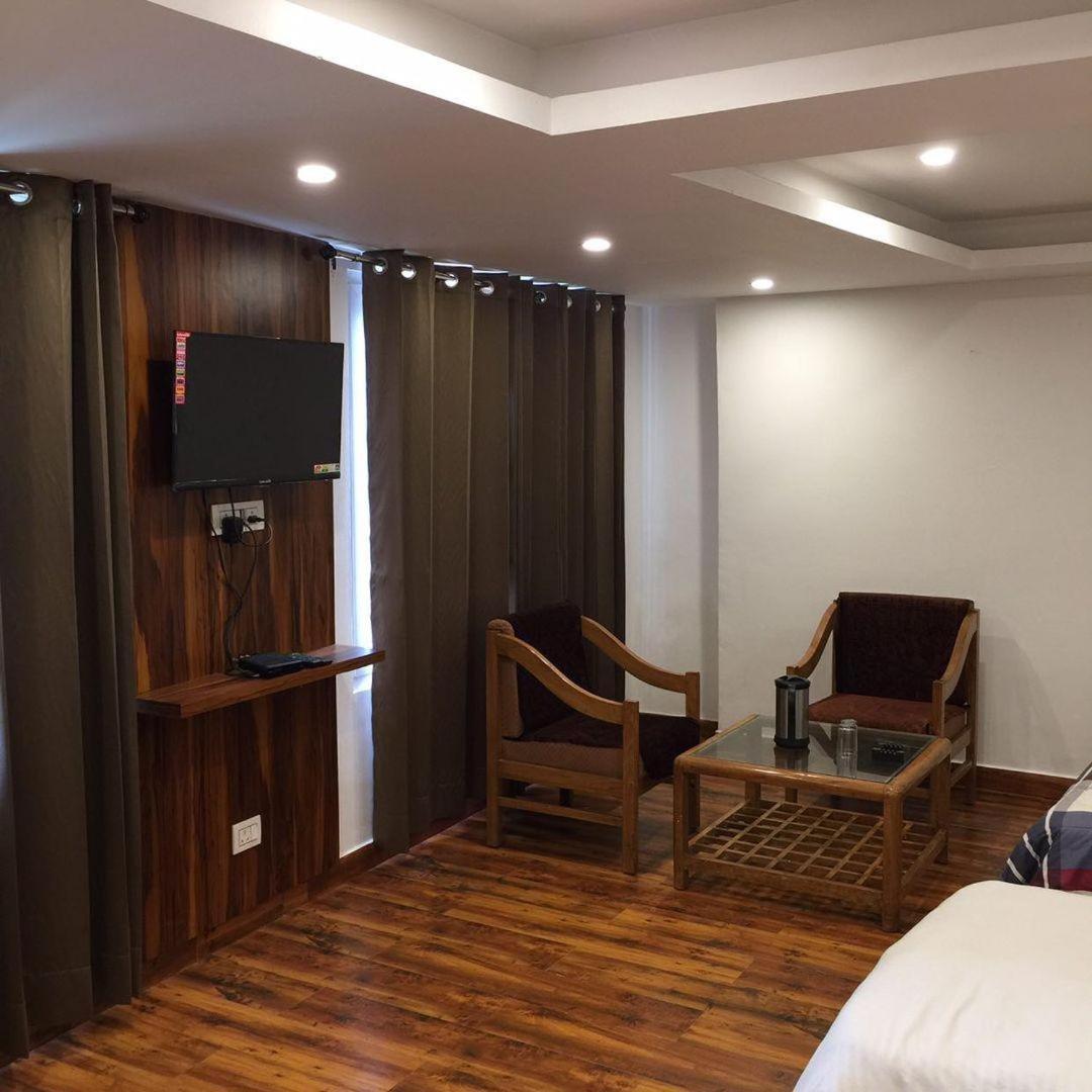 Castle View Hotel Mussoorie Bagian luar foto