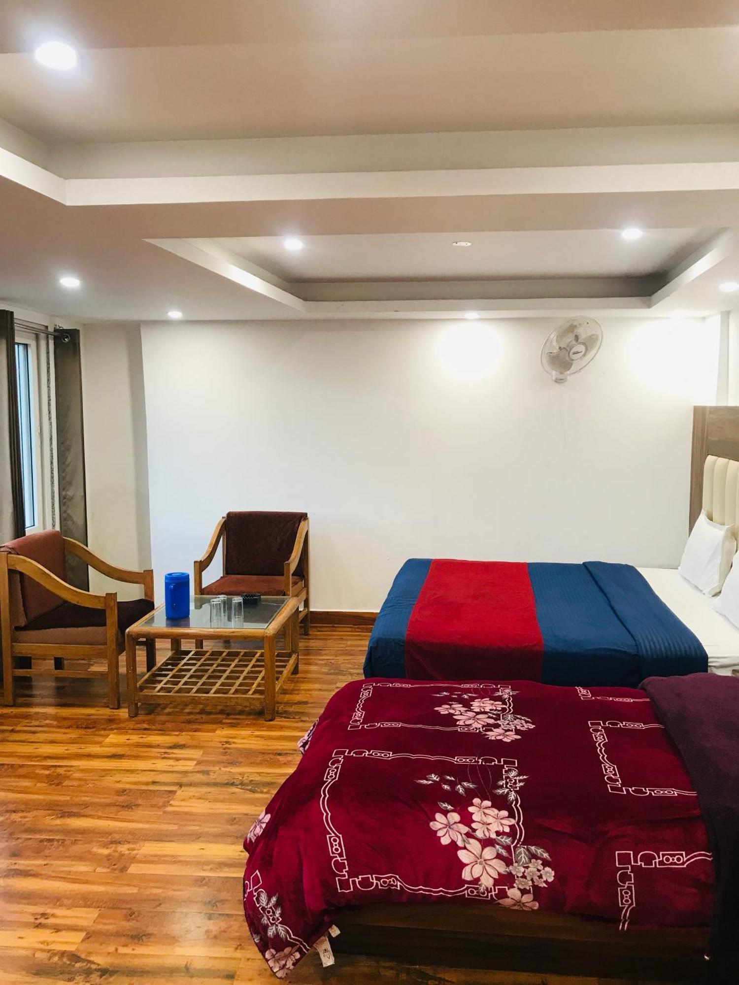 Castle View Hotel Mussoorie Ruang foto