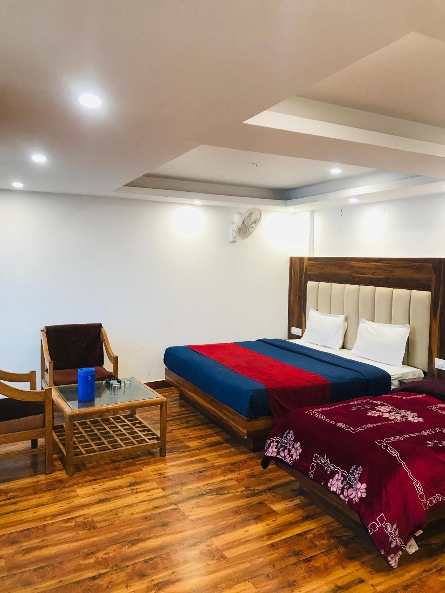 Castle View Hotel Mussoorie Ruang foto
