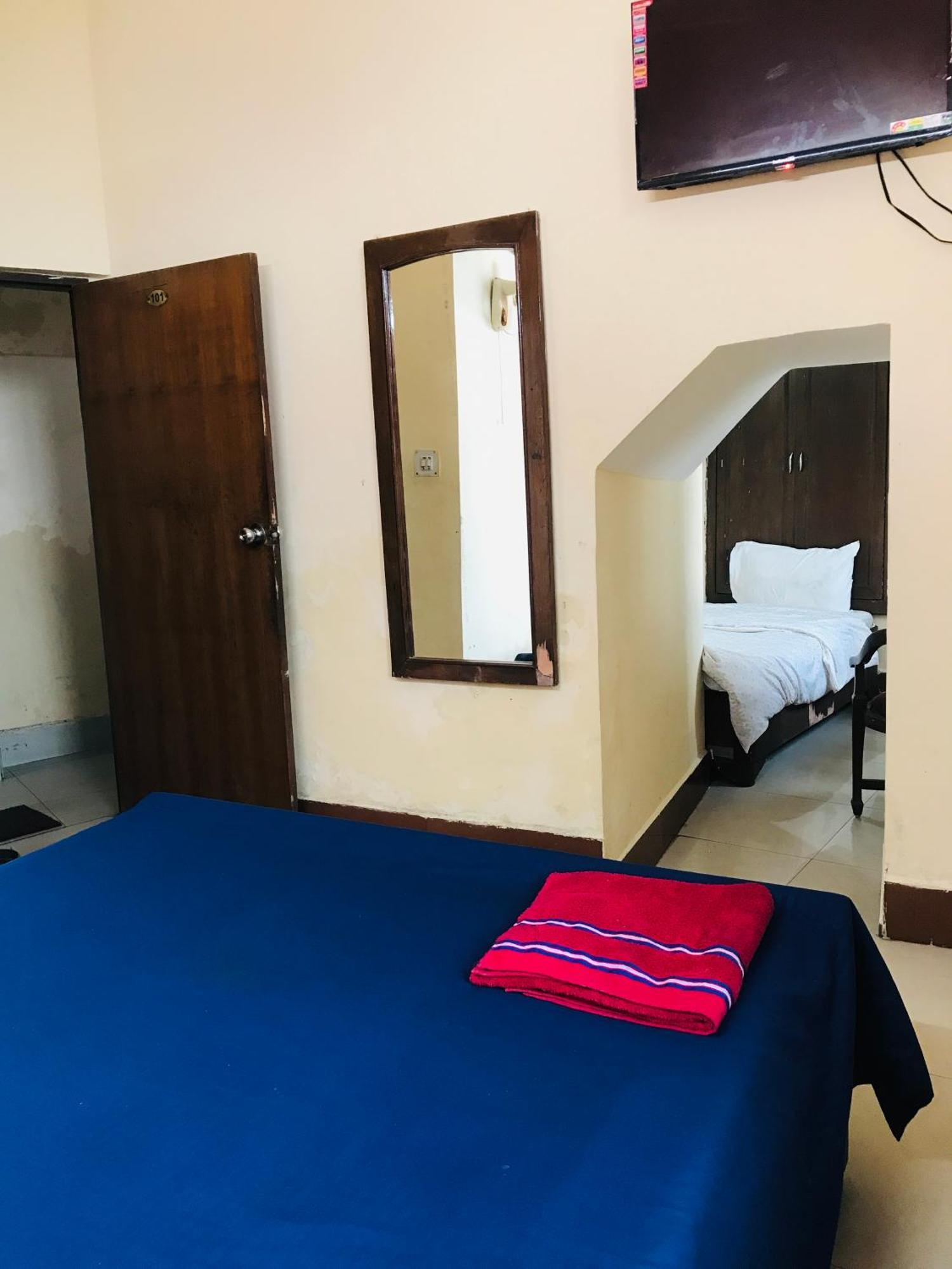 Castle View Hotel Mussoorie Ruang foto